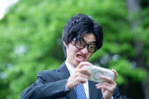 【ネタ】ガキが「最近のゲームはグラフィックが綺麗なだけで中身が薄っぺらい」とか言ってたんだがwww